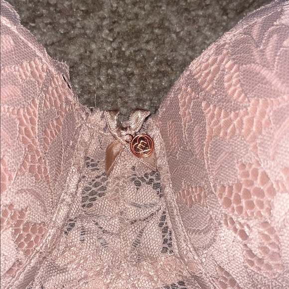 Elegant Lace Push-Up Bra in Blush Pink Marilyn Monroe Like New - Picture 4 of 7